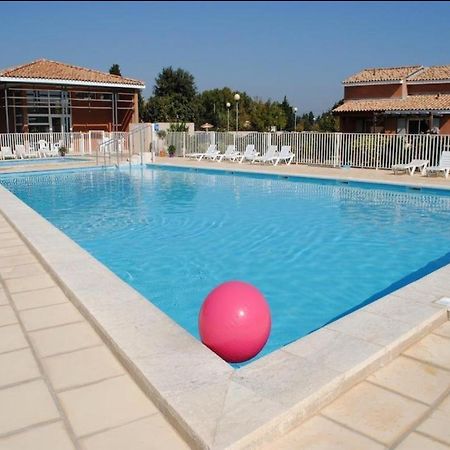 Maison Plain Pied Avec Climatisation Dans Une Residence Privee Avec Piscine Saint-Saturnin-les-Avignon ภายนอก รูปภาพ