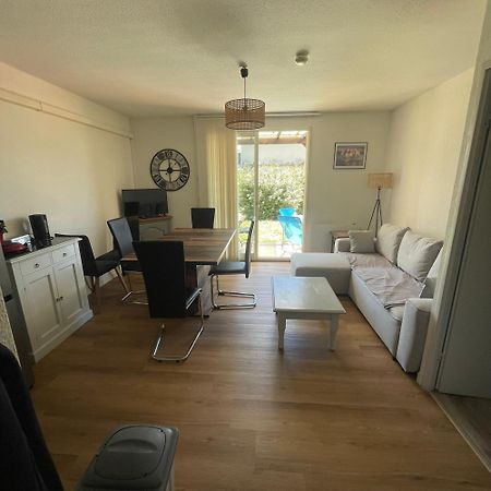 Maison Plain Pied Avec Climatisation Dans Une Residence Privee Avec Piscine Saint-Saturnin-les-Avignon ภายนอก รูปภาพ