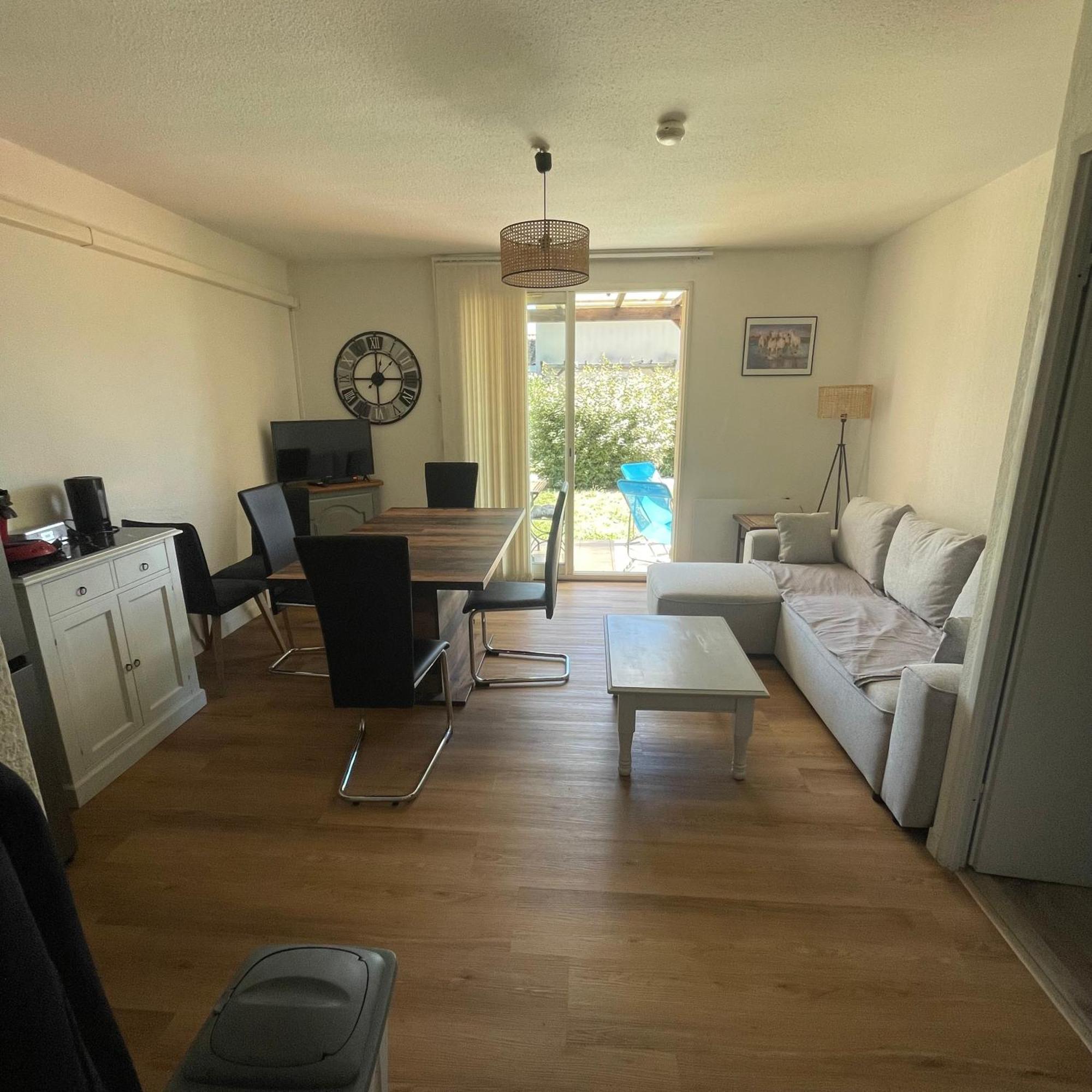 Maison Plain Pied Avec Climatisation Dans Une Residence Privee Avec Piscine Saint-Saturnin-les-Avignon ภายนอก รูปภาพ
